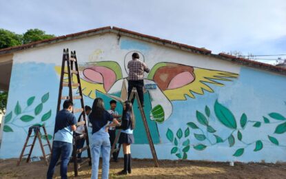 Inauguran mural en el barrio Fuerza Aérea
