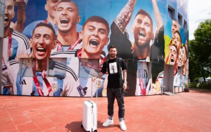 Messi llegó al país para sumarse a la Selección Argentina