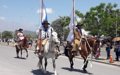 VIDEO. Desfile gaucho en Alto Comedero