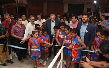 Morales inauguró vestuarios en club Comercio de Alto Comedero