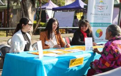 Oficinas móviles del gobierno en el «Jorge Cafrune»