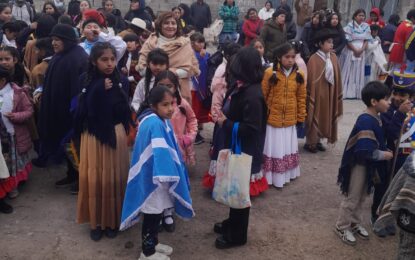 Emotiva Marcha Evocativa infantil en Alto Comedero