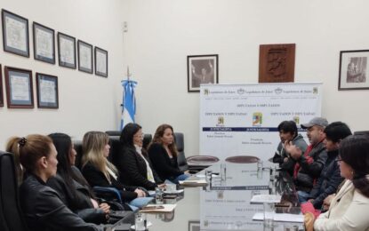 Dirigentes presentan proyecto de ley de “acceso digno al hábitat”
