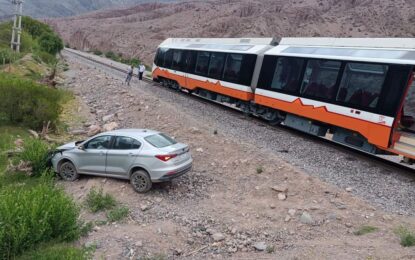 Chocaron al Tren Solar de la Quebrada