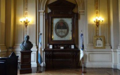 Declaran al 2025 como año al Reconocimiento de la Bandera Nacional de la Libertad Civil como símbolo patrio