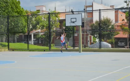 Provincia finalizó tres obras de polideportivos en barrios capitalinos