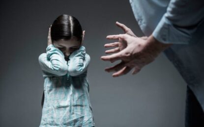 Detienen a mujer por grave caso de maltrato infantil