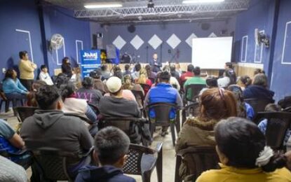 Reunión vecinal por un edificio escolar en La Ovejeria