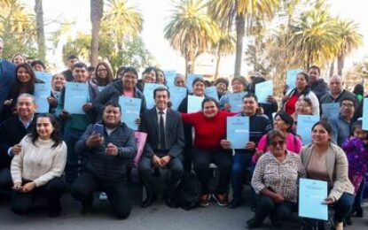 Entrega de escrituras a familias de Alto Comedero, Capital, Lozano y Guerrero
