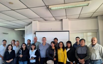 Reunión por servicios de agua y cloaca en