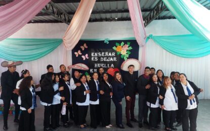 Maestros celebraron su día en escuelas del distrito de Alto Comedero