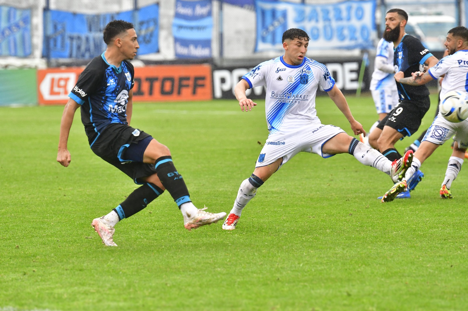 Gimnasia juega en Tucumán con la misión de no ceder terreno