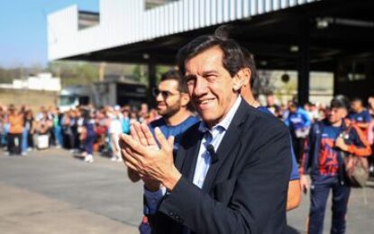 Entregan indumentaria a representantes jujeños a los Juegos Evita