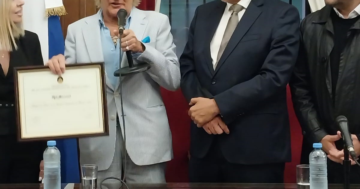 rod-stewart-derrocho-simpatia-y-carisma-en-el-acto-donde-fue-declarado-huesped-de-honor-de-la-ciudad-de-buenos-aires:-«aqui-me-siento-como-en-casa»