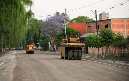Sadir supervisó pavimentación una avenida en Monterrico