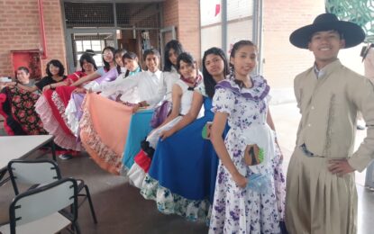 El Secundario 54 eligió su paisana escolar