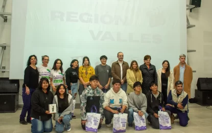 Premiación a los estudiantes ganadores del Concurso «1Minuto por mi tierra»