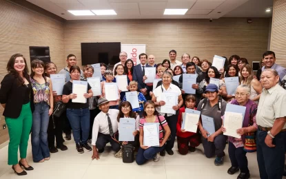 Entrega de escrituras, a más de 50 familias