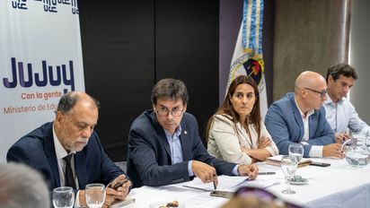 Gobierno ofreció aumento salarial a los gremios docentes para cinco meses