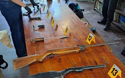 Hallan explosivos y armas en un comedor comunitario
