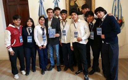 Estudiantes del Bachi 2 con el gobernador Sadir