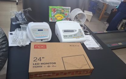 Fundación Hospital de Niños entrego equipamiento al Materno Infantil
