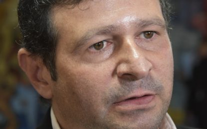 «Ellos andan en tasla y la gente no puede cargar nafta»