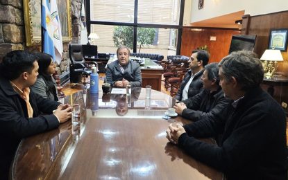 Bernis recibió a autoridades de El Carmen