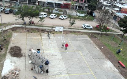 Acondicionan polideportivo en el barrio Puerto Argentino de Alto Comedero