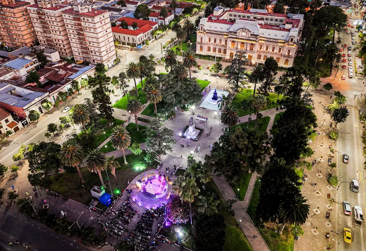 Gran celebración patria del 25 de mayo en plaza Belgrano