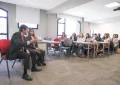 Sadir en charla con estudiantes universitarios