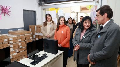 Sadir entregó equipamiento informático a la Secretaría de Niñez, Adolescencia y Familia