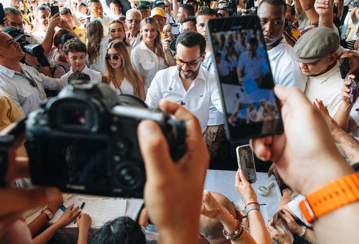 De la Espriella superó a Cepeda y es el nuevo presidente de Colombia