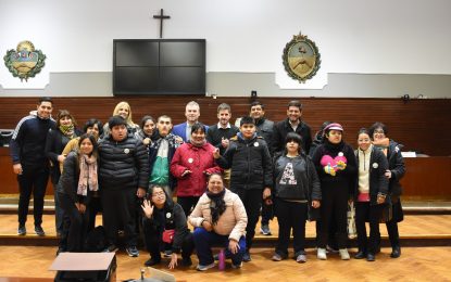 Jóvenes de la Fundación IDEAS visitaron la Legislatura