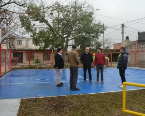 Finalizan obras en plaza de un barrio del distrito de Alto Comedero