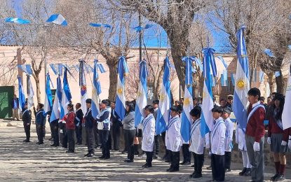 Emotivo desfile en Santa Catalina por el 9 de Julio
