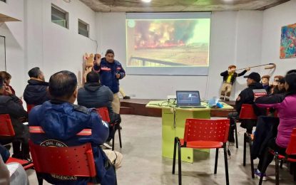 Charla de prevención de incendios forestales en Alto Comedero