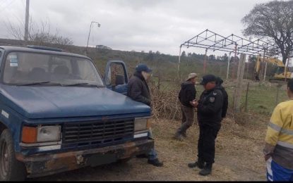 Policías frustran robo de maquinaria y autopartes en B° Estevez