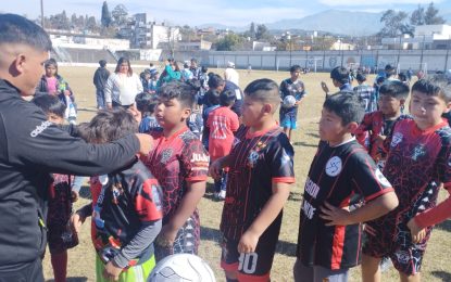 Homenaje a «Brocha» Jurado de escuelas de fútbol de Alto Comedero