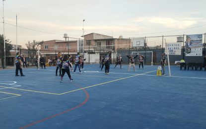 Inauguraron remodelación del polideportivo del barrio Puerto Argentino