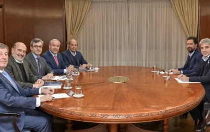 La UIA impulsa un acuerdo nacional para bajar impuestos y se lo presentarán a Luis Caputo