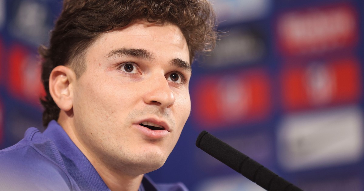 julian-alvarez-volvio-a-los-entrenamientos-del-atletico-de-madrid-en-medio-de-la-tension-por-su-futuro:-¿se-queda-o-se-va?