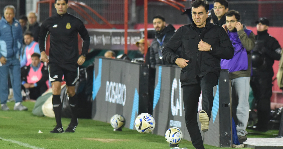 independiente,-en-llamas:-la-conferencia-de-quinteros-que-molesto-a-los-hinchas-y-la-fria-frase-de-marcone-sobre-el-dt