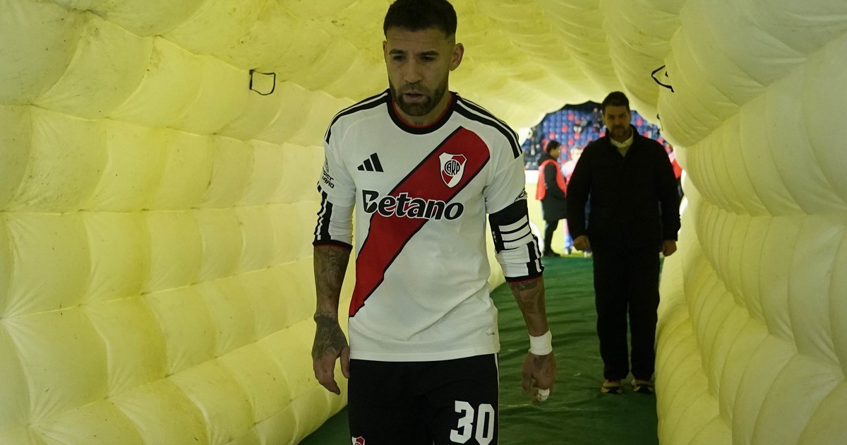 otamendi-da-la-cara-en-el-peor-momento-de-river:-“de-esta-situacion-salimos-todos-juntos”