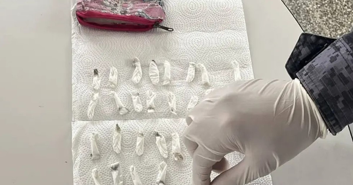 Un nene llevó 71 envoltorios de cocaína al jardín, las maestras se los sacaron, pero la madre exigió que le devuelvan la droga