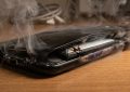 ¿Puede explotar la batería de un celular? Qué tan real es el riesgo y las señales de alerta que no hay que ignorar