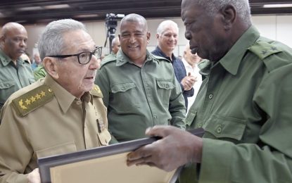 Tras los rumores sobre su estado de salud, Raúl Castro reapareció a los 95 años en un acto militar en Cuba