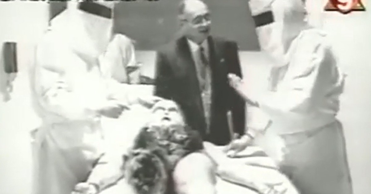 el-dia-que-chiche-gelblung-recreo-en-tv-la-autopsia-al-extraterrestre-de-roswell-que-era-una-fake-news
