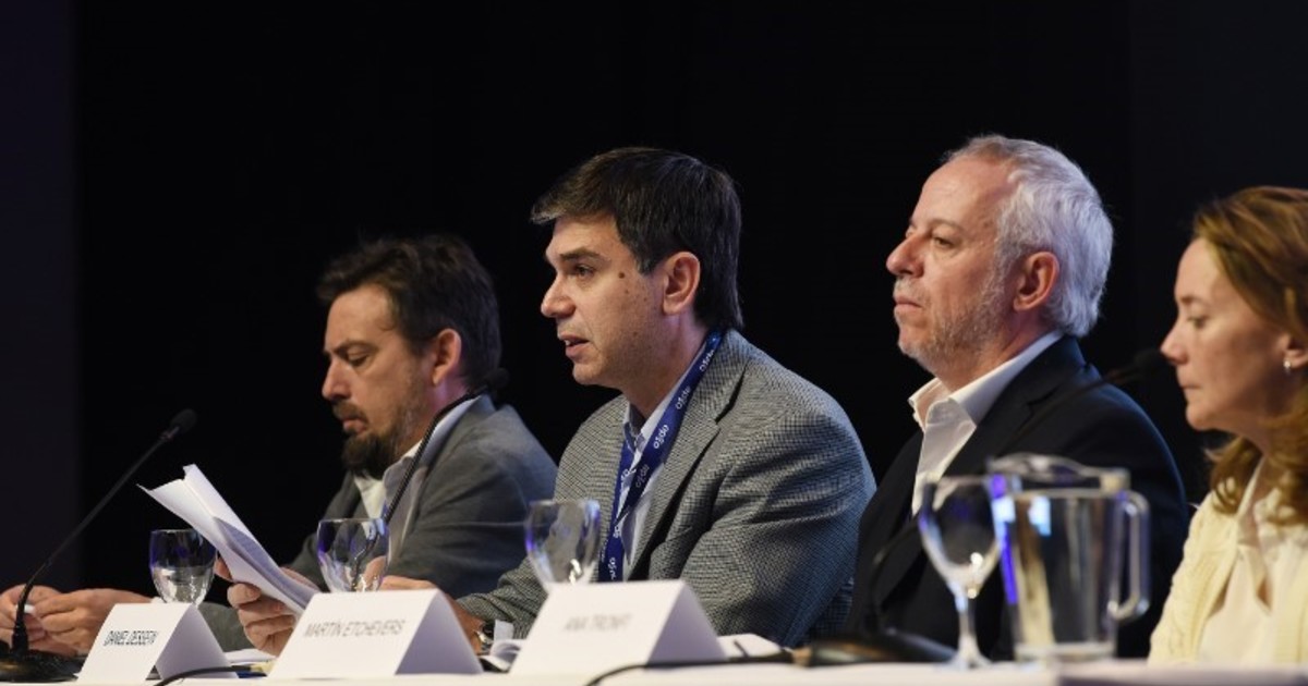 adepa-advirtio-por-el-impacto-de-la-inteligencia-artificial-y-alerto-por-los-agravios-del-gobierno-a-la-prensa