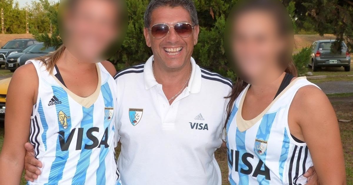 La perversa doble cara del DT de hockey que formaba a Leonas y cayó por abuso: «No seas tonta, lo que pasó anoche es lo que pasa entre nenas y nenes»